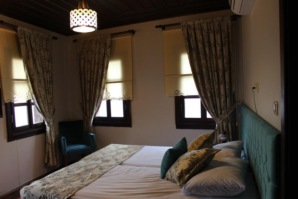 Bed and Breakfast Faik Bey Konagi Golyazi Номер фото